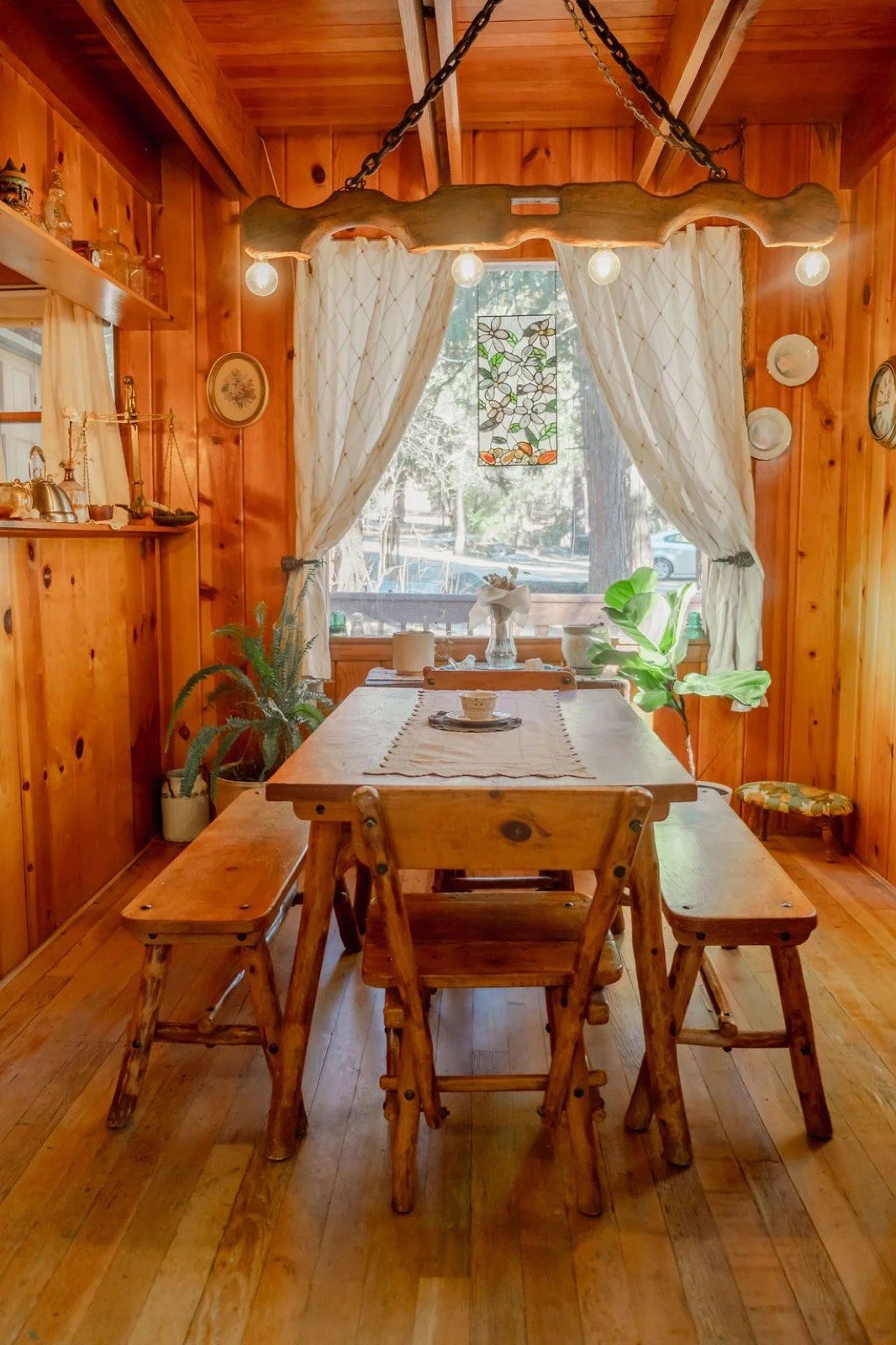 The breakfast nook